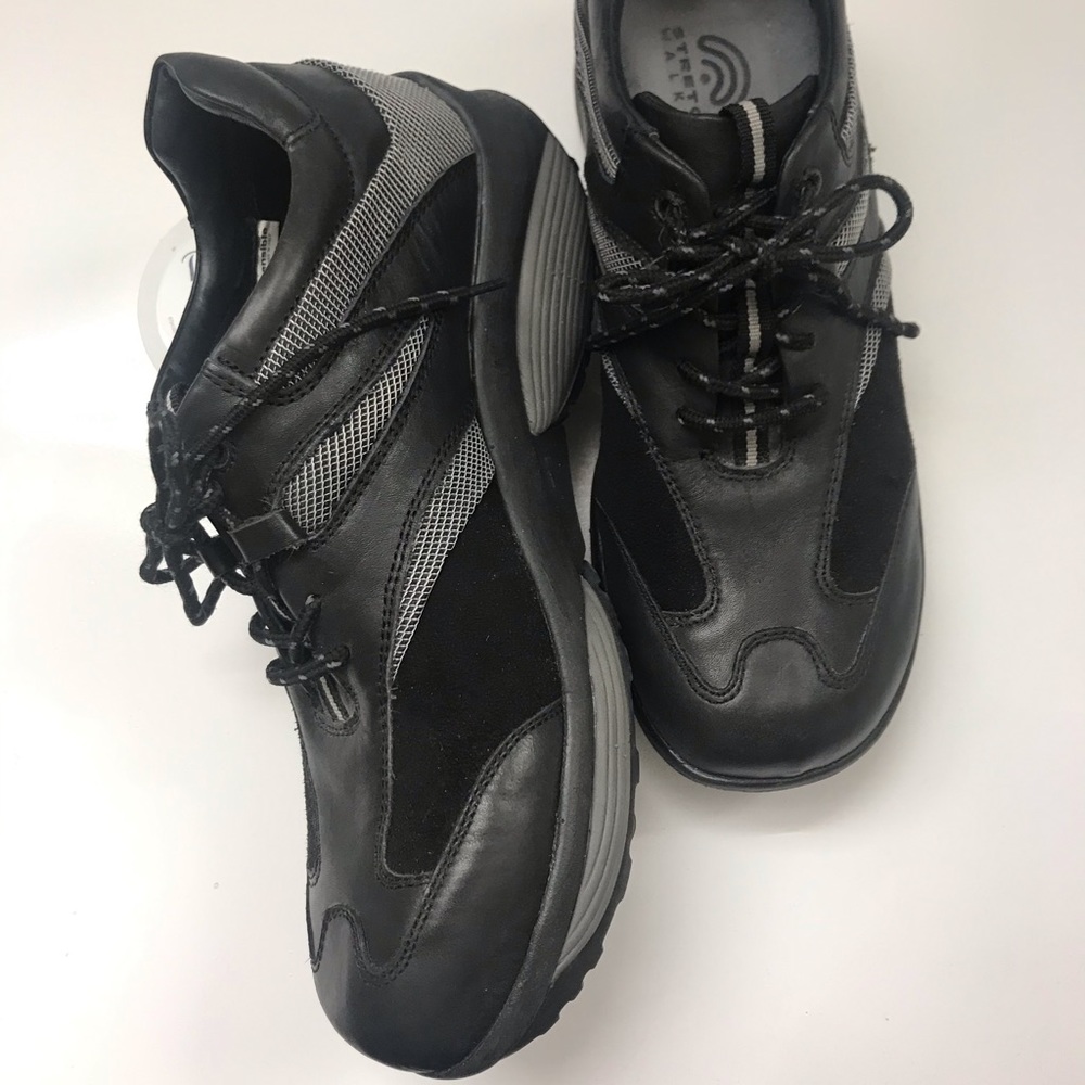 XSensible Stretchwalker athletic style shoe.